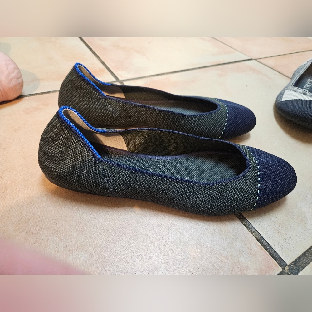 Rothy's two toned black 7.5 flats